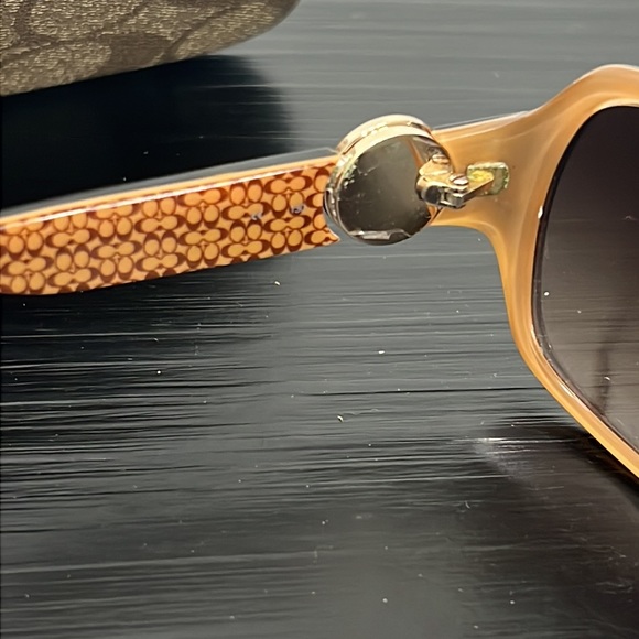 Coach Sunglasses with Case and Switchable Side Pieces - Picture 4 of 9